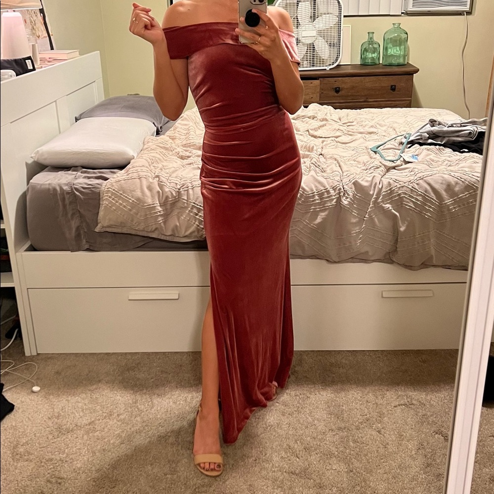 David’s Bridal Velvet Off-the-Shoulder Bridesmaids Dress Cinnamon Size 4 Wedding
